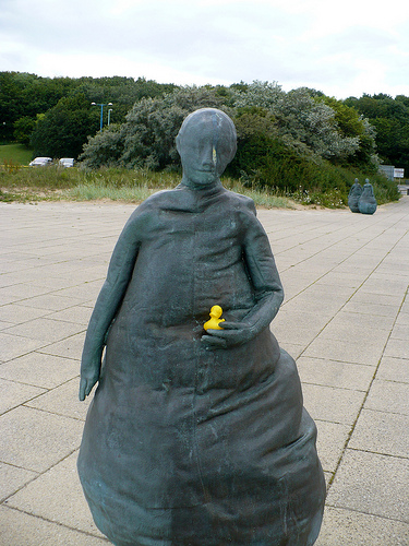 Duck Day 564 (18072010) - It is me and some art